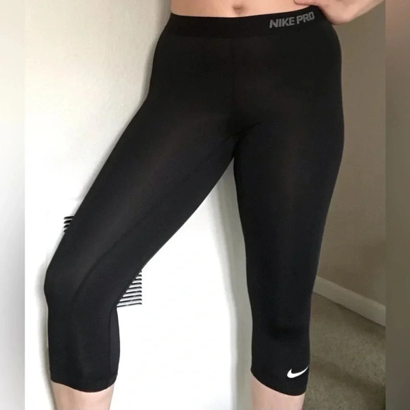 Nike Pro Black Leggings Size Medium - Picture 1 of 4